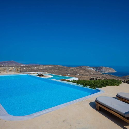 Large private infinity pool